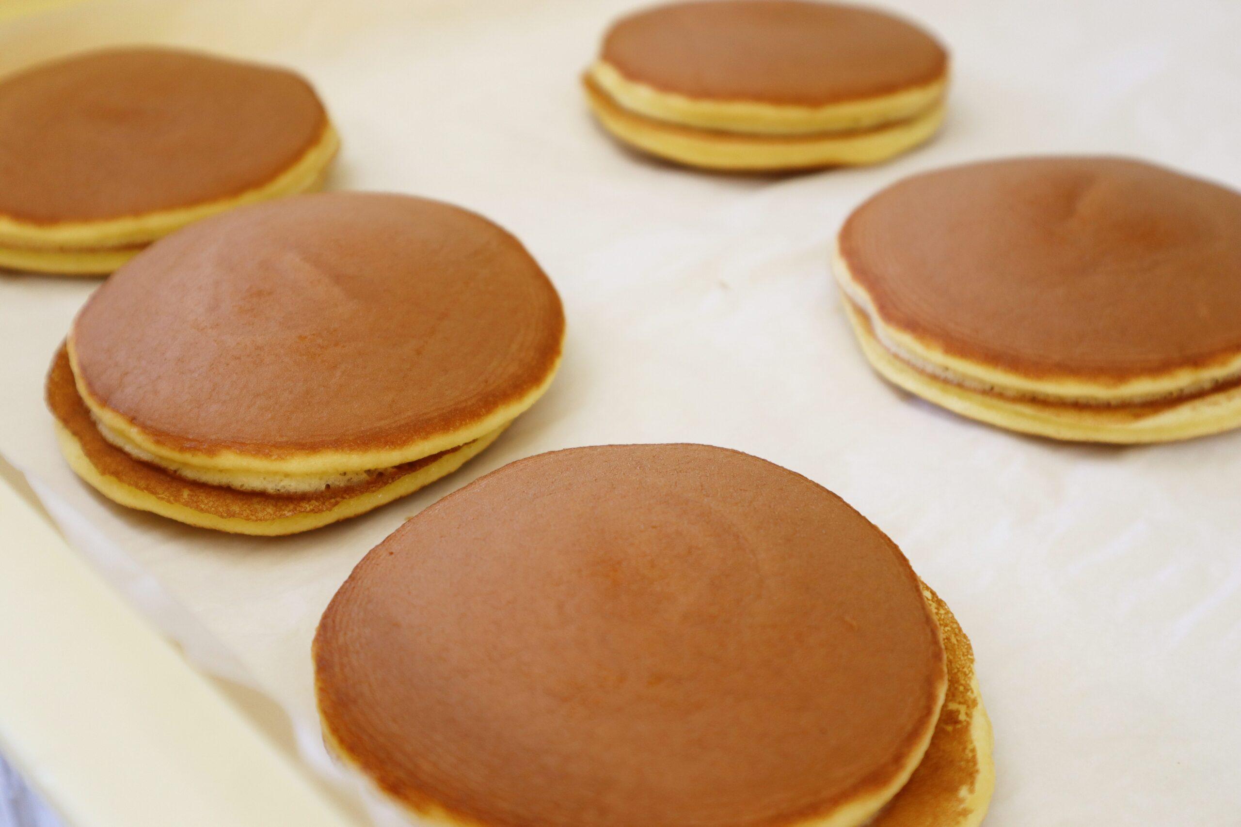 【Asahikawa Japanese confectionery making】Experience making dorayaki at the long-established confectionery shop “Nichirin”
