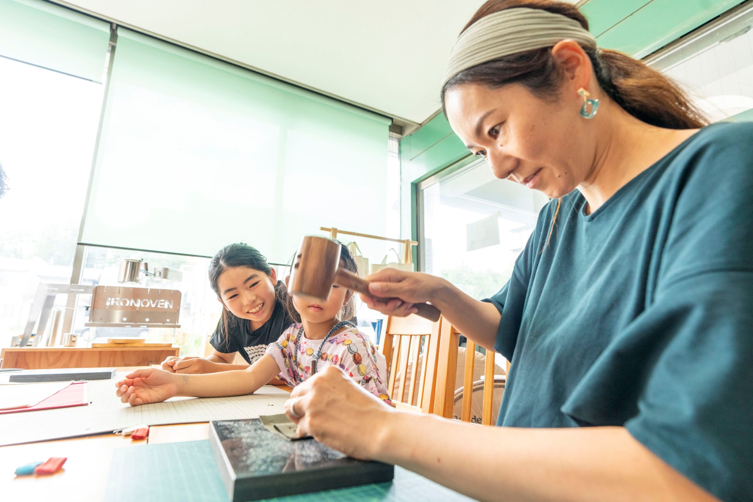 【旭川・クラフト体験】帆布を使ったオリジナル酒瓶用バッグ作り体験