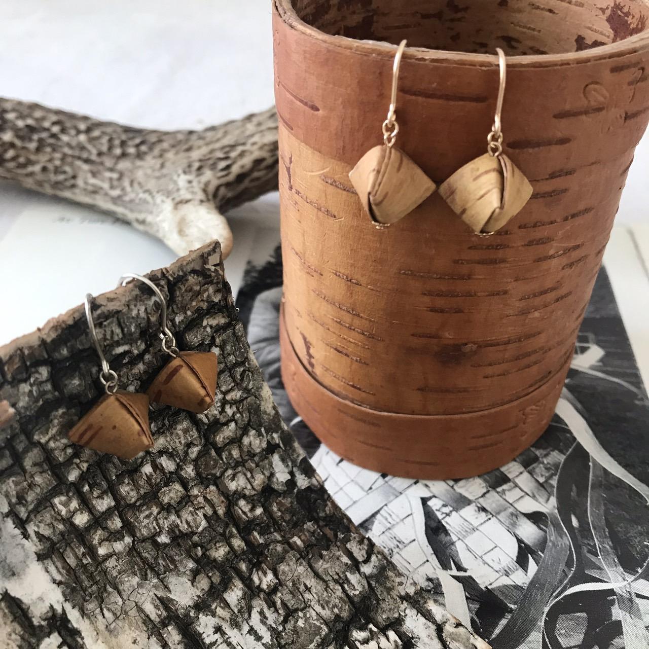 【愛別・ハンドメイド】白樺の樹皮を使ったアクセサリー作り体験